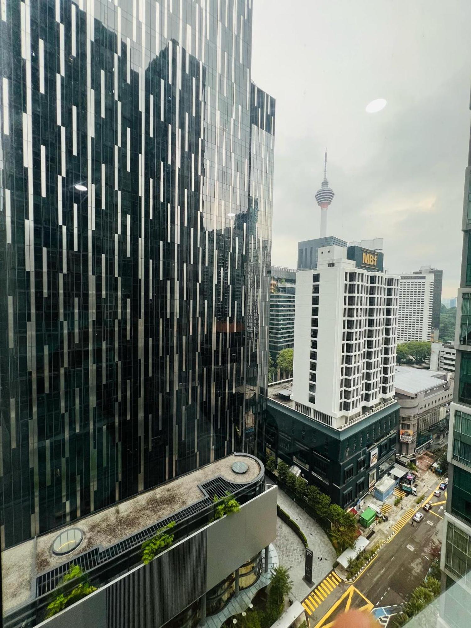 Soho Suites Klcc By Comfort Suites Kuala Lumpur Exterior photo