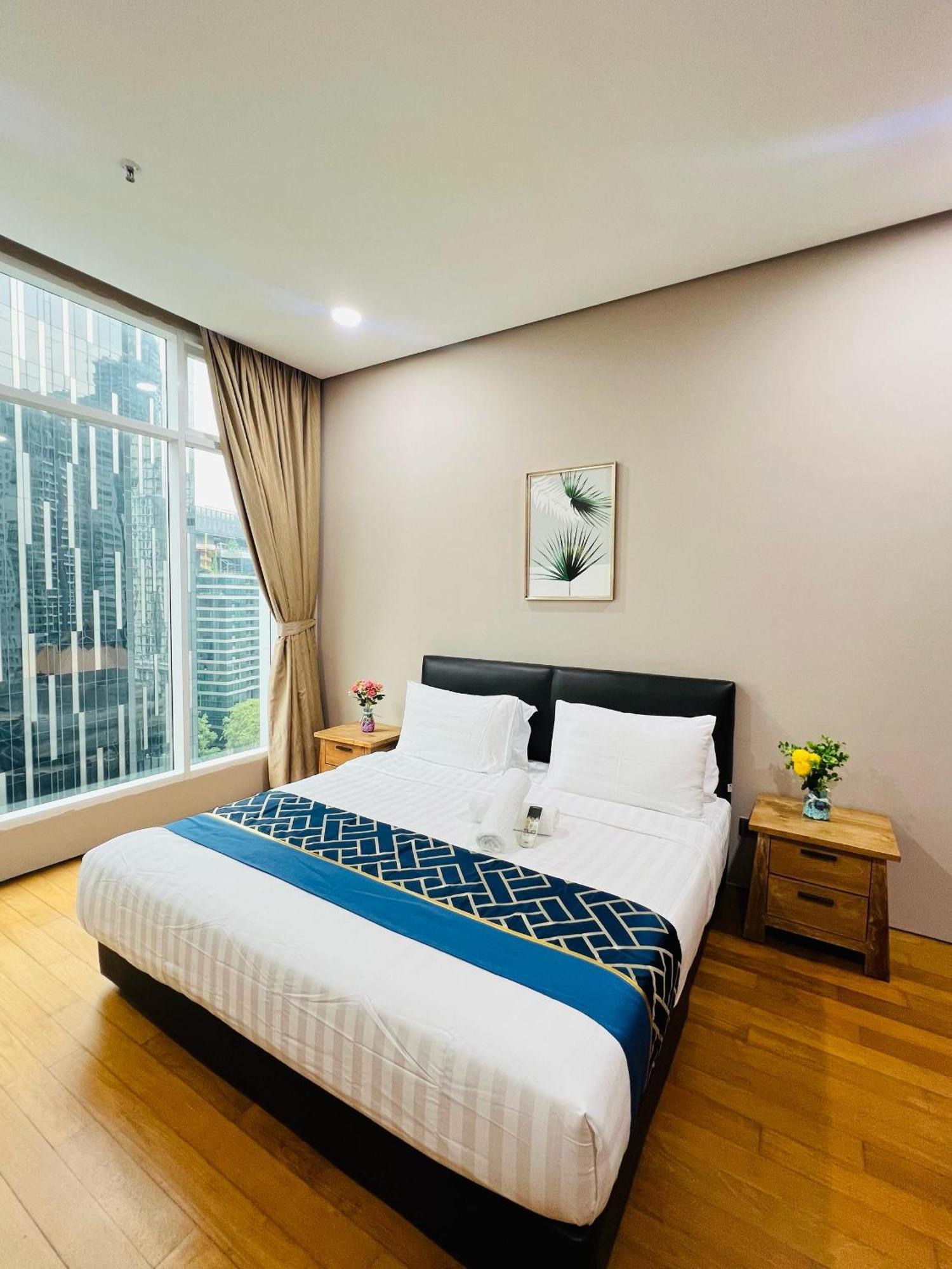 Soho Suites Klcc By Comfort Suites Kuala Lumpur Exterior photo